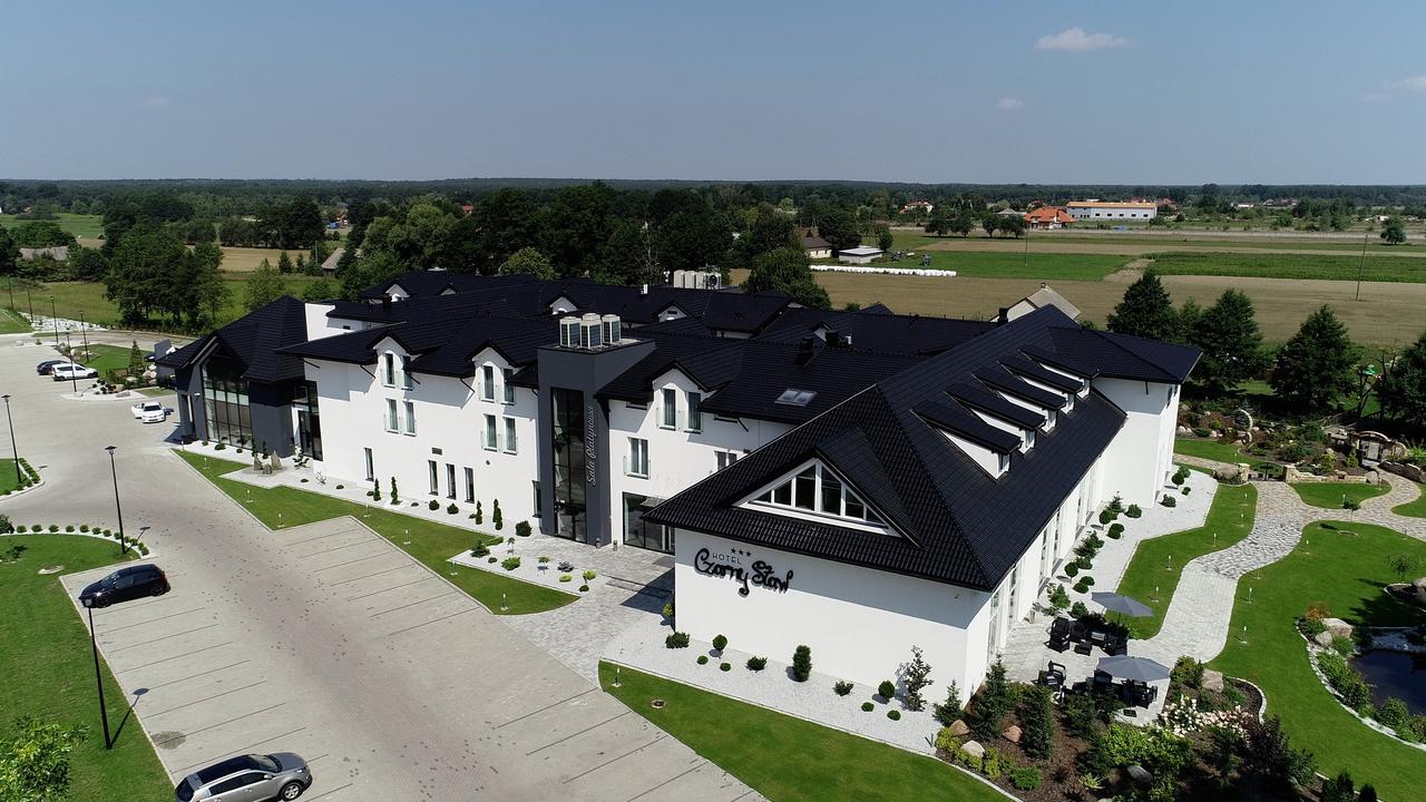 Czarny Staw Hotel Aleksandrow Lodzki Exterior photo